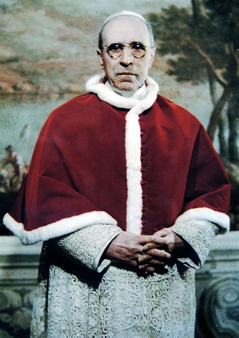 Copertina o pagina interna dell'Enciclica Anni Sacri di Papa Pio XII