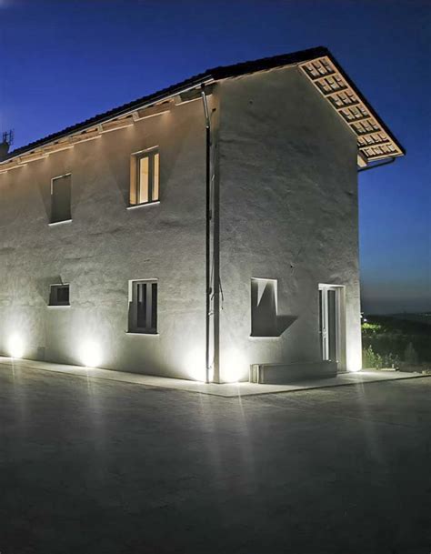 Foto esterna del B&B Casa Compostela in un contesto montano