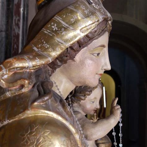 Statua lignea della Madonna con il Bambino, opera del 1732, venerata nel Santuario di Cerreto Sannita