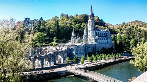 Panoramica dei santuari di Notre Dame de Lourdes