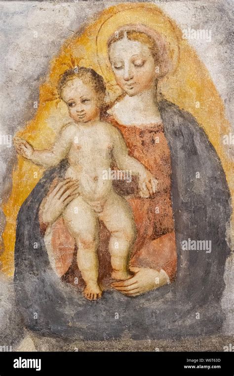 Affresco della Vergine con il Bambino di Clemente Tafuri