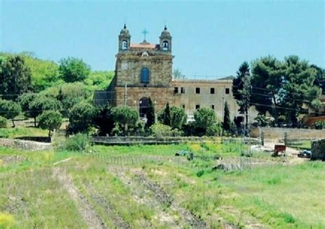 Foto storica del Santuario di Tagliavia e dell'antico complesso degli eremiti
