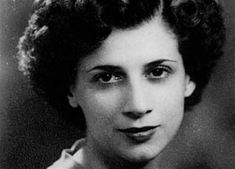 ritratto di Vera Grita