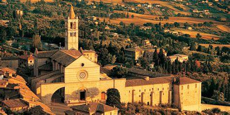 Esterno della Basilica di Santa Chiara ad Assisi