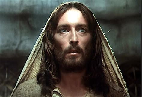 Foto di scena dal set di Gesù di Nazareth con Robert Powell