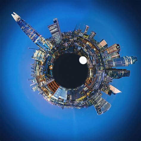 Un'immagine simbolica del cielo o di un percorso luminoso, che rappresenti la 