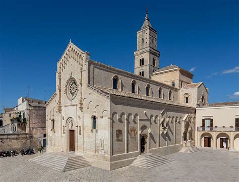 Veduta d'insieme della Cattedrale di Matera sulla Civita