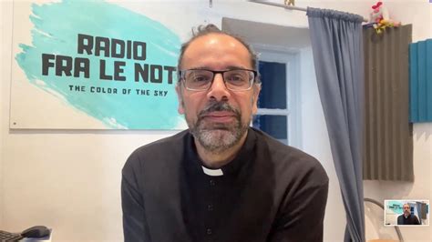 Don Roberto Fiscer, il sacerdote genovese impegnato nell'evangelizzazione digitale e nel sociale.