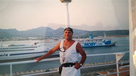 Dettaglio dei raggi rosso e pallido che emanano dal costato di Gesù nell'immagine