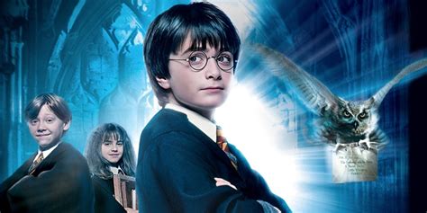 Harry Potter con la Pietra della Resurrezione in mano e gli spiriti dei suoi cari