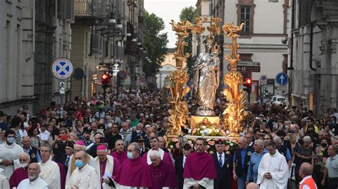 Processione religiosa con la 