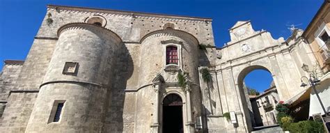 Veduta panoramica della Chiesa di Santa Maria Assunta nel centro storico di Moricone