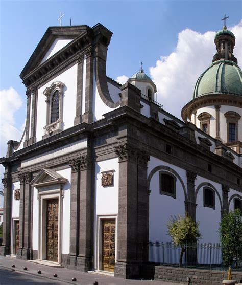 Veduta storica o fotografica dell'architettura del Santuario della Madonna dell'Arco