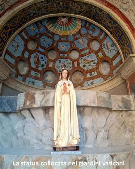 Dettaglio di una rosa benedetta presso il Santuario