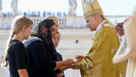 Ritratto di San Carlo Acutis e sua madre Antonia Salzano