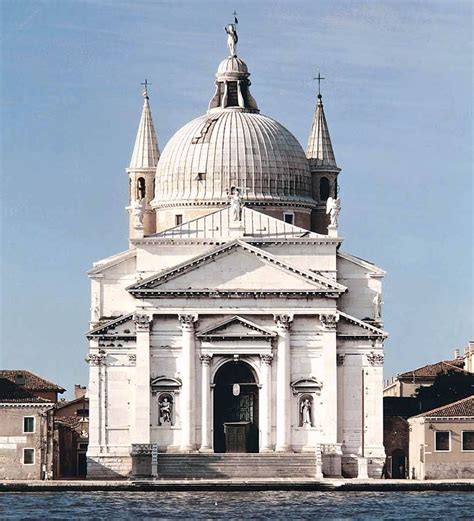 Dettaglio architettonico della Chiesa del Redentore progettata da Andrea Palladio