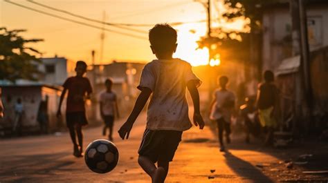 bambini che giocano a molkky all'aperto