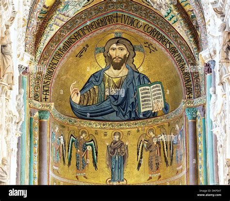 Mosaico del Cristo Pantocratore nell'abside della Cattedrale di Cefalù