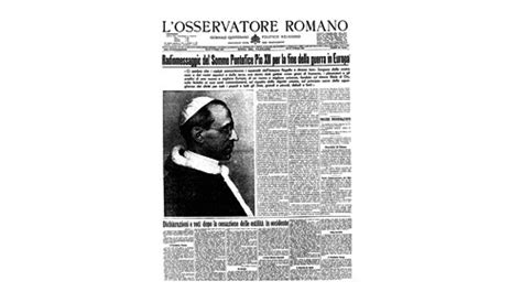 Pio XII mentre pronuncia un radiomessaggio durante la Seconda Guerra Mondiale