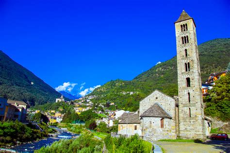 Foto storica della Chiesa di Cristo Risorto a Villadossola
