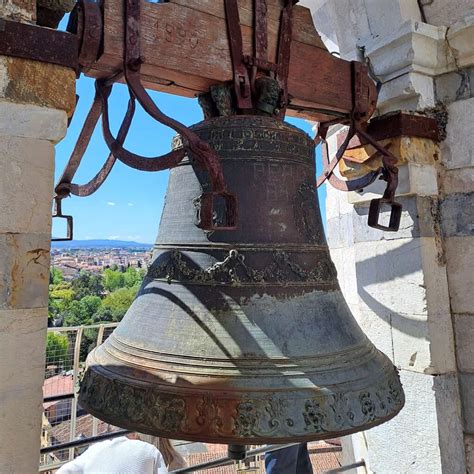 Torre campanaria della Chiesa di Gesù Divino Maestro con le sue campane