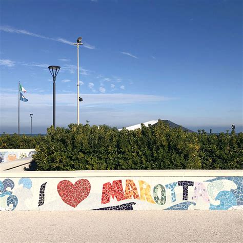 Foto del Lungomare dei mosaici a Marotta