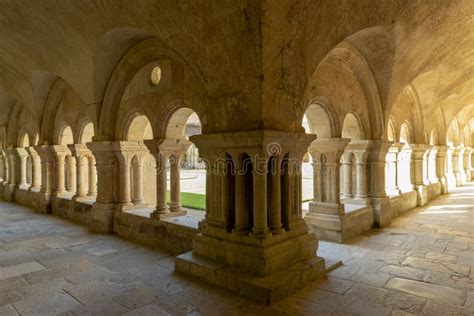 Foto del chiostro dell'Abbazia di Fontenay
