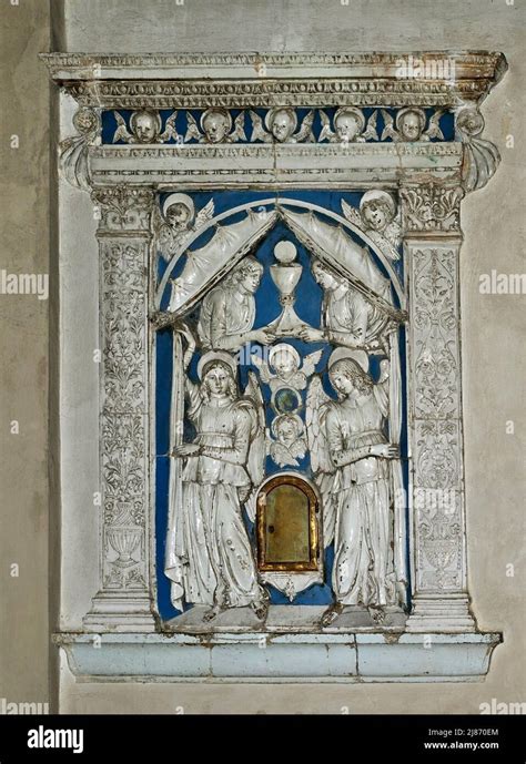 Tabernacolo in terracotta invetriata di Andrea della Robbia
