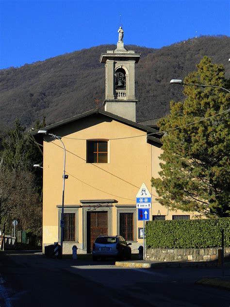 Esterno del Santuario della Madonna del Giglio (Assunta) a Grumasone
