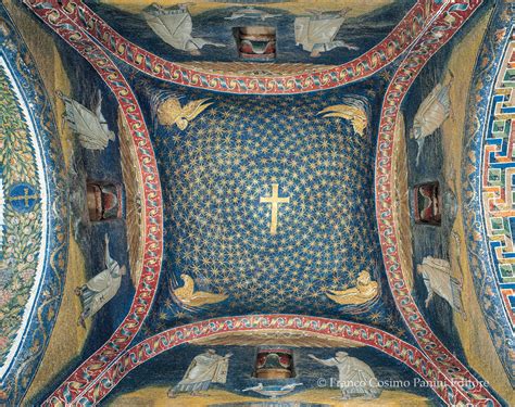 Pianta a croce latina del Mausoleo di Galla Placidia con indicazione del posizionamento dei mosaici nelle lunette e nella cupola.