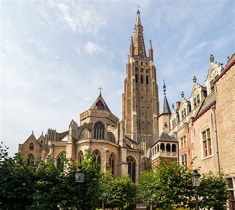 Chiesa di Nostra Signora di Bruges, esterno con campanile