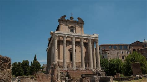 Foto della chiesa di San Lorenzo de’ Speziali in Miranda con elementi dell'antico tempio