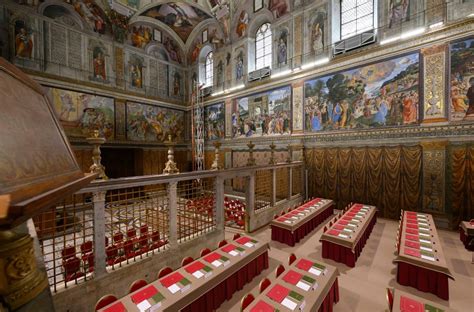 Allestimento della Cappella Sistina per il Conclave