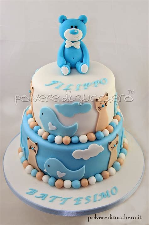 Torta Battesimo decorata con pasta di zucchero e dettagli delicati