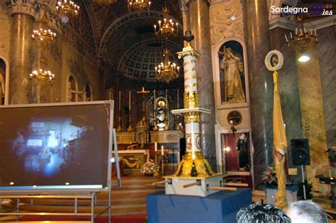 Foto dell'altare settecentesco restaurato nella Cappella del Gremio dei Sarti a Sassari