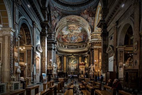 Veduta esterna della Basilica di Sant'Andrea delle Fratte a Roma