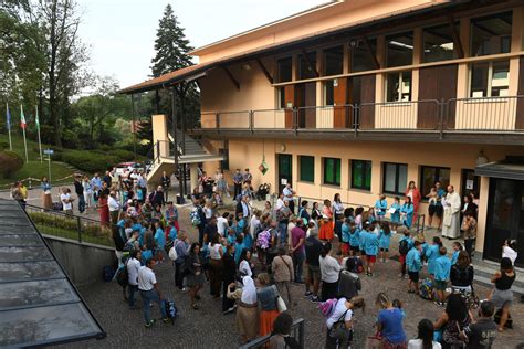 Foto d'archivio o veduta esterna dell'ex istituto Casa Sacro Cuore di Bogno di Besozzo.