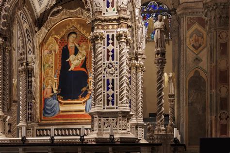 Tabernacolo dell'Orcagna interno con la Madonna di Daddi