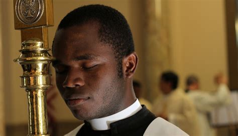 Schema: Evoluzione del ruolo del sacerdote nella Chiesa