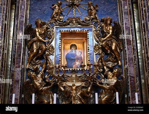 L'icona bizantina della Salus Populi Romani custodita nella Basilica