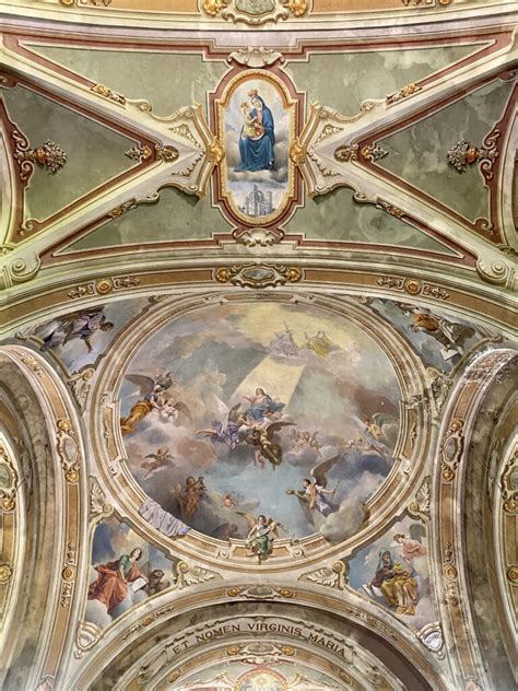 Dettaglio dell'affresco della cupola centrale nella chiesa parrocchiale di Santa Maria Maggiore in Valle Vigezzo
