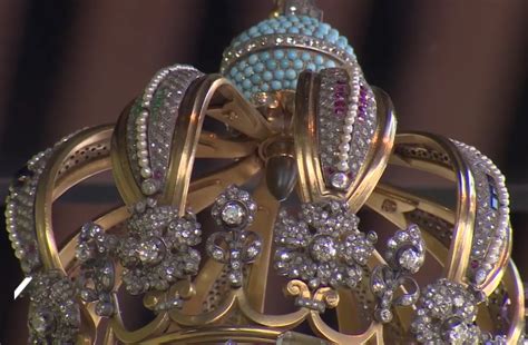 Close-up of the crown of the Madonna of Fatima, showing the bullet embedded.