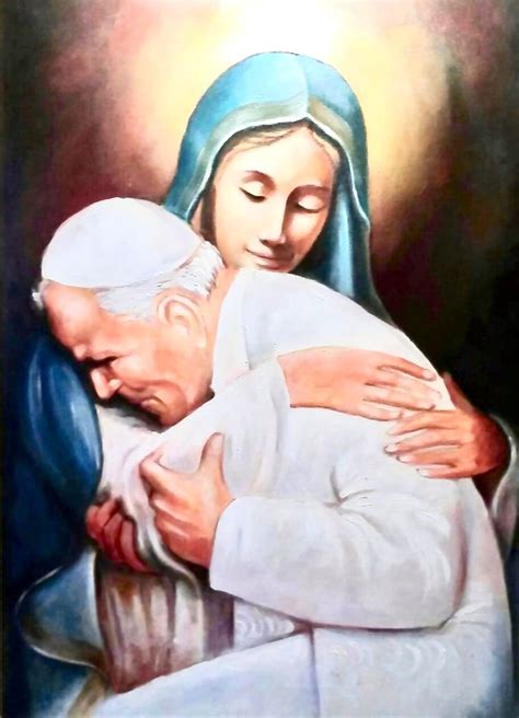 Giovanni Paolo II durante uno dei suoi pellegrinaggi a Fatima, in preghiera davanti alla statua della Madonna.