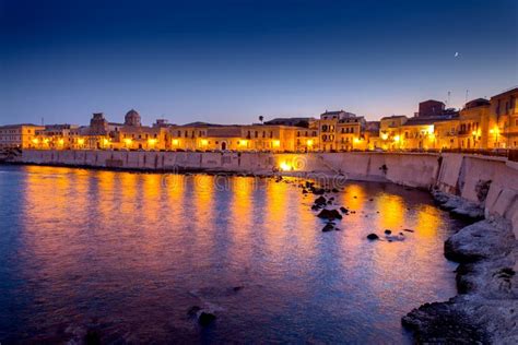 Foto panoramica di Siracusa al tramonto