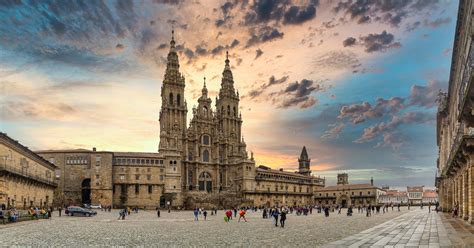 Veduta aerea di Santiago de Compostela con la Cattedrale