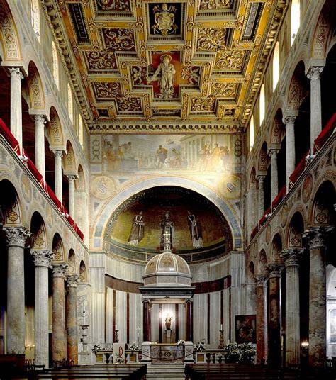 Dettaglio del campanile della Basilica di Sant'Agnese fuori le Mura