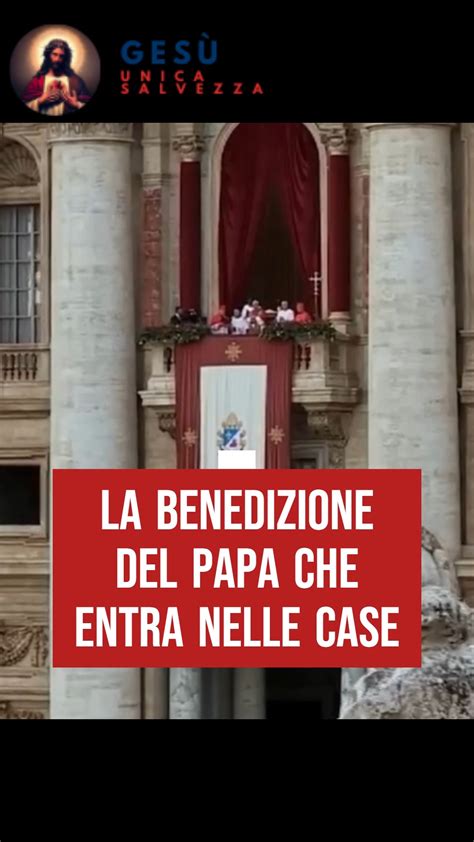 Foto di persone in preghiera in un momento di raccoglimento e speranza