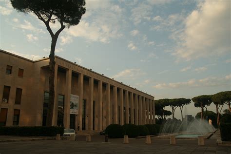 Foto del Palazzo delle Congregazioni a Roma, sede centrale degli uffici vaticani.