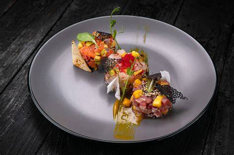 Immagine di un piatto gourmet del ristorante Saporium, che evidenzia la presentazione e gli ingredienti freschi.