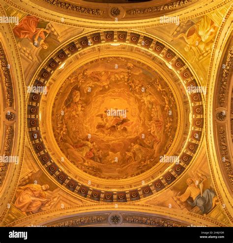 Affresco della cupola con i simboli dei Quattro Evangelisti